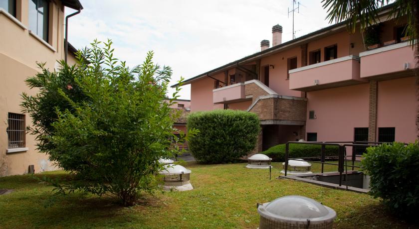 Blue Lake Home Desenzano del Garda Rom bilde